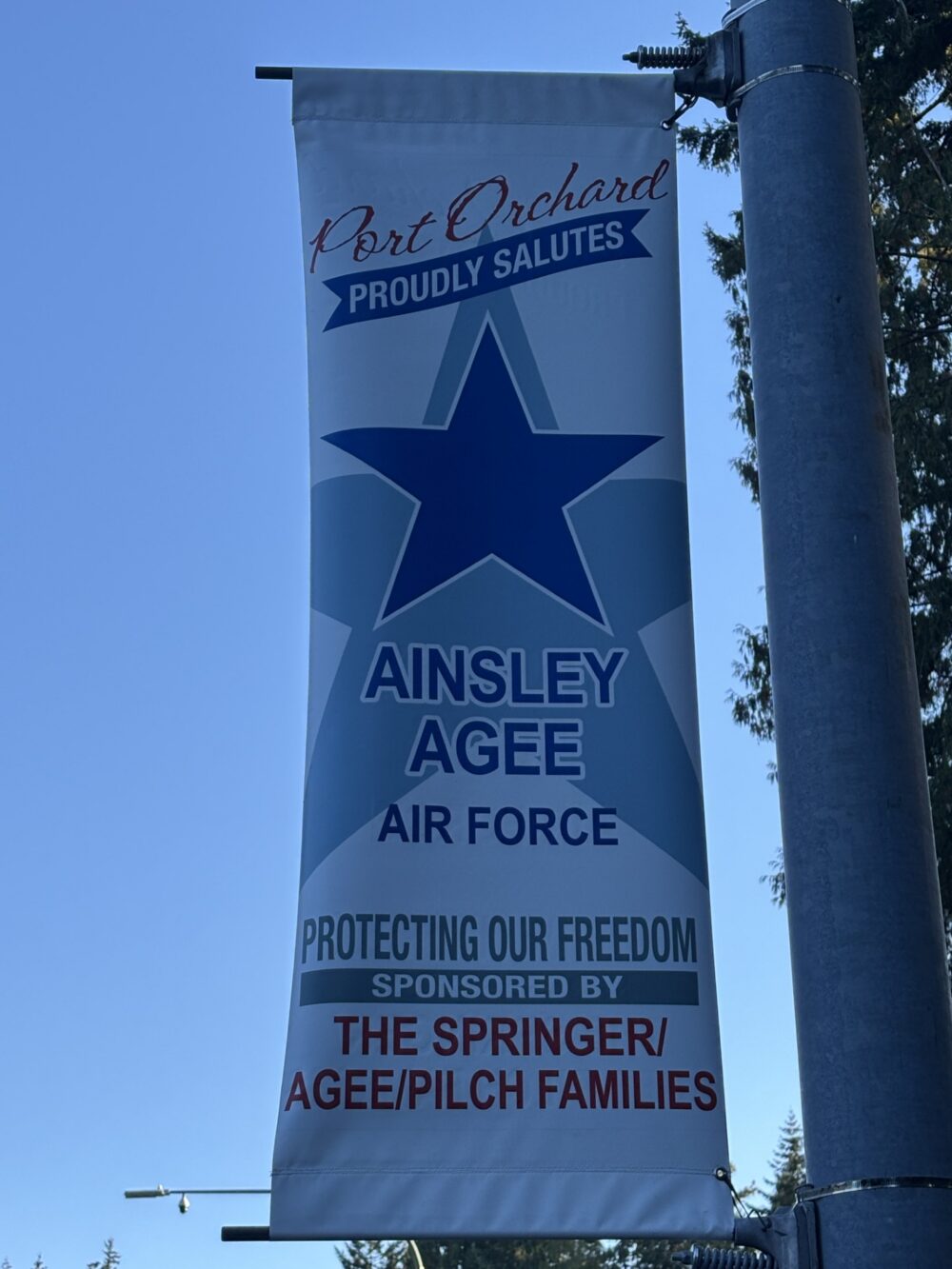 Agee, Ainsley